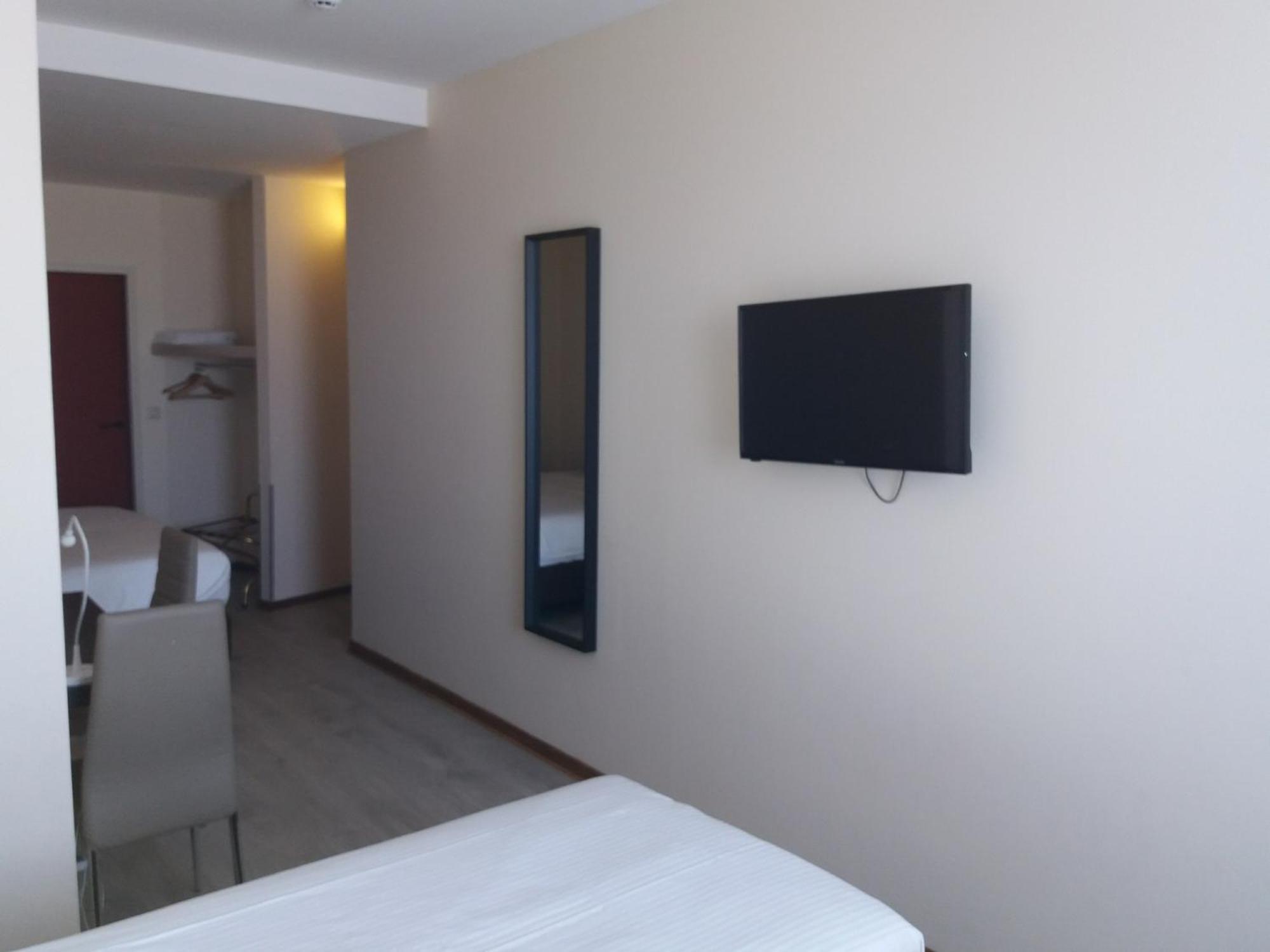 Slina Hotel Brussels Sint-Jans-Molenbeek Exterior foto
