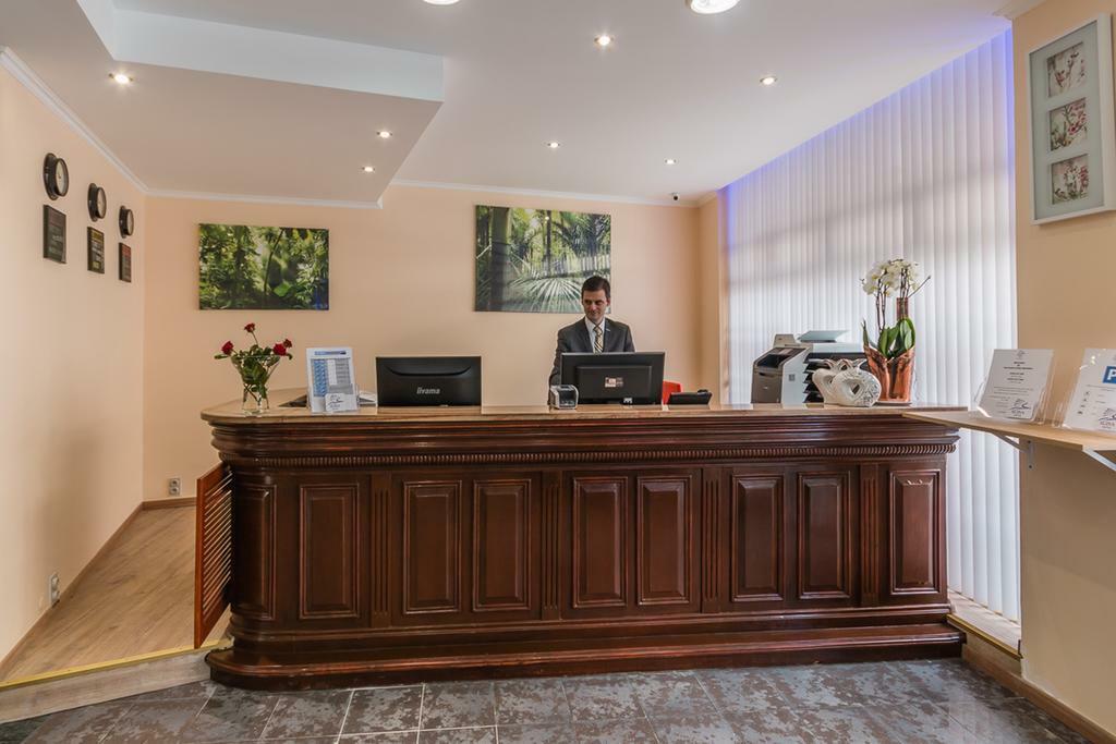 Slina Hotel Brussels Sint-Jans-Molenbeek Exterior foto